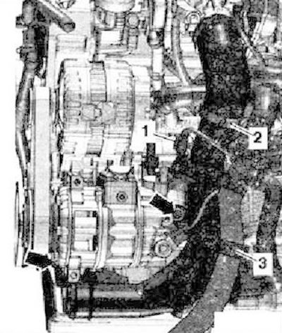 Открыть хомут -2-, высвободить шланг системы…