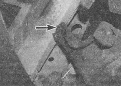 Рис. 29.3, а. Отверните с двух сторон по одному…