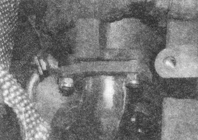 Рис. 17.6. Две верхние гайки доступны сверху